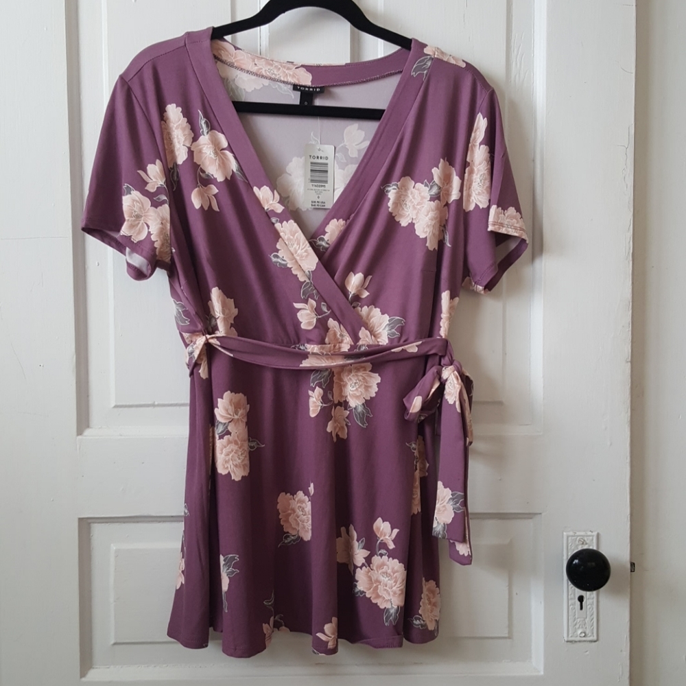 Torrid Floral Butches DTY Wrap Top